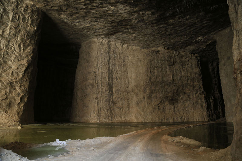 غار نمکی - اقامتگاه بومگردی استان سمنان